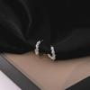 Серебряные серьги неправильной формы С: Роскошный дизайн с многоотражающей поверхностью