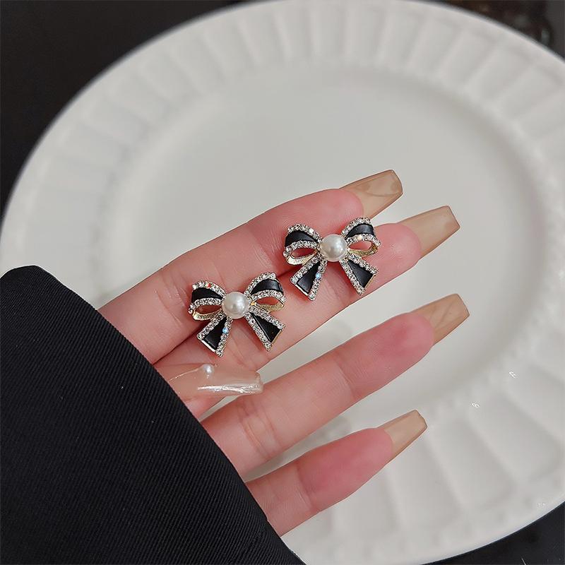 1Pair Sweet Black Bow Knot Stud Earrings For Women Girls Lovely Pearl Enamel Oil Earrings Party Jewelry Birthday Gift