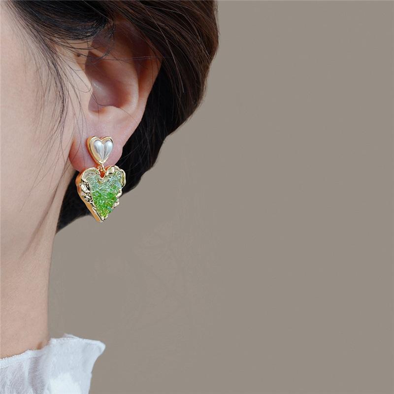 Роскошные серьги-гвоздики с кристаллами в форме сердца для женщин и девушек, французские винтажные серьги 2025 года, модные корейские свадебные романтические ювелирные изделия, подарки