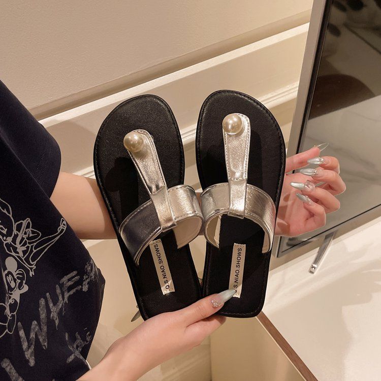 Французский отпуск крутые тапочки женские летние 2025 новый сказочный стиль с юбкой плоская подошва носок пляжная обувь