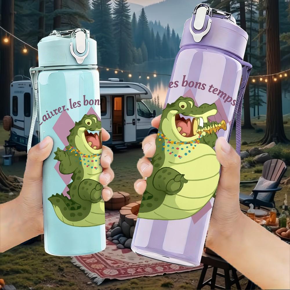 1PC Crown Crocodile Illustration 750ml Color Plastic Sports Water Bottle Leakproof Flip Straw Lid Suitable for Sports Office Home Use