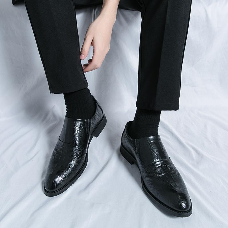 Designer Dress Shoes for Men Slip On Fashion Brand Business Casual Leather Shoes for Men Wedding Party Shoes Men Moccasins