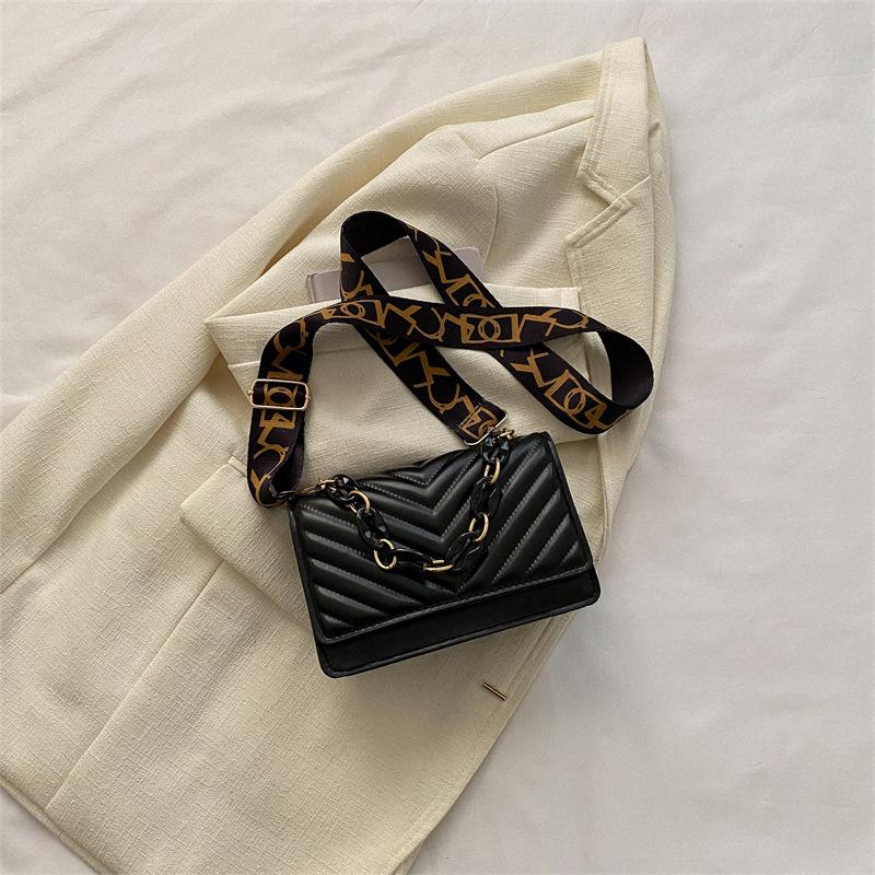 Модная женская сумка 2024 года, новая сетка давления, маленькая квадратная сумка, широкий плечевой ремень, сумка-мессенджер на одно плечо, мини-цепочка, маленькая квадратная сумка