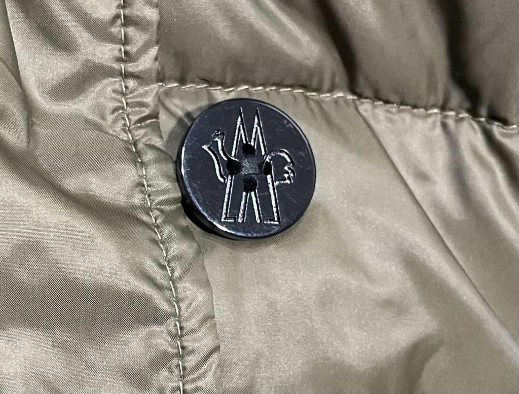 Подержанное Длинное пальто с капюшоном MONCLERПуховик Нейлон Женский