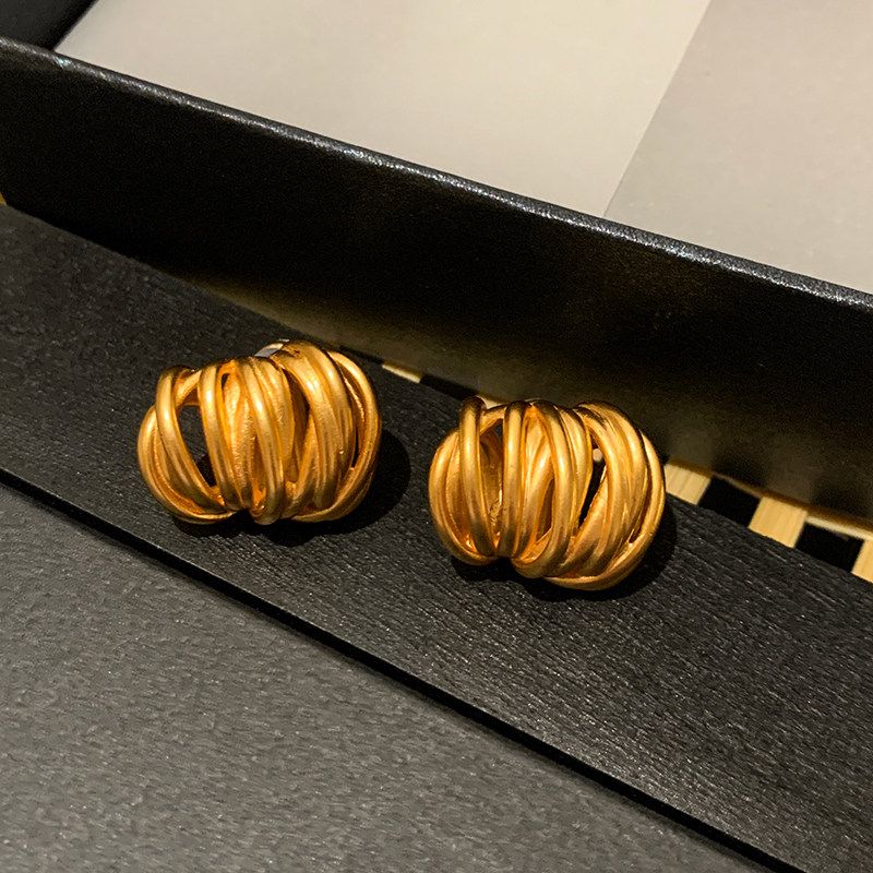 American Hollow Frosted Vintage Matte Gold and Silver Color Line Earrings Female Accessible Luxury Special-Interest Design Classy Ear Studs Earrings