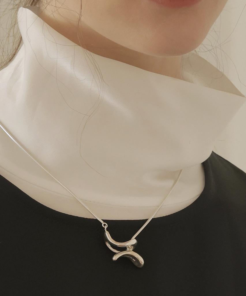 Reindeer Eclat Necklace 01