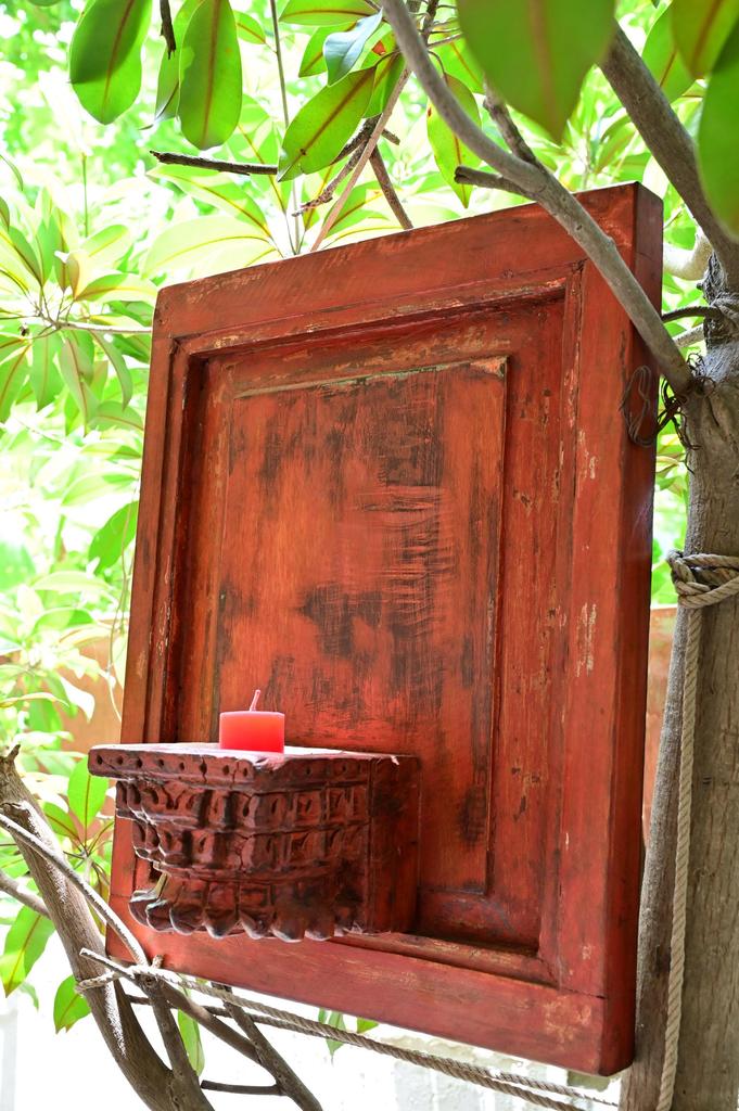 Vintage Red Wooden Wall Sconce: Rustic Farmhouse Candle Holder