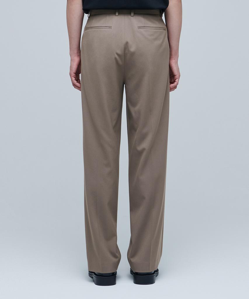 MUSINSA STANDARD Lightweight Three-Puck Semi-Balloon Slacks [Dusty Beige]