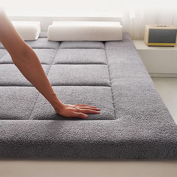 WTEMPO Bedroom Dormitory Single and Double People Padded Quilt Lamb Woolen Mattress Winter Thickened Warm Tatami Plush Cushion