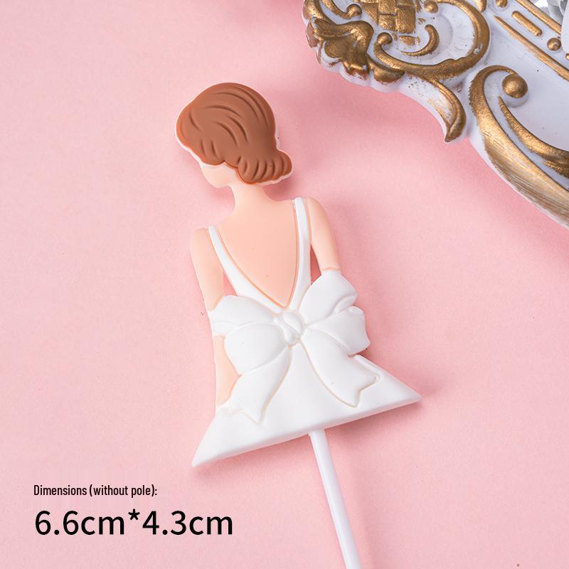 Украшение торта ко Дню матери: Милые елочные игрушки «Мама и лучшая подруга» - Утка-звезда интернета, подключаемая к розетке.