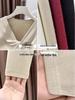 Элегантный женский облегающий вязаный топ с длинным рукавом и французским V-образным вырезом - Весенний дизайн
