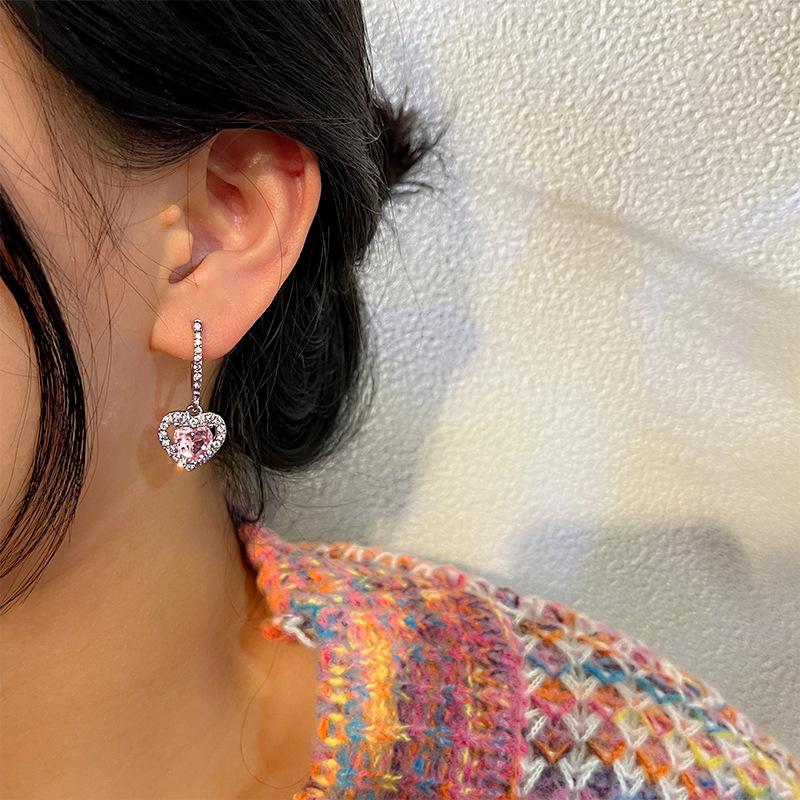 Ins Light Luxury Full Of Diamonds Цирконий Love Серьги Женский Темперамент Универсальные Нишевые Высококачественные Серьги-гвоздики Серьги в стиле знаменитостей