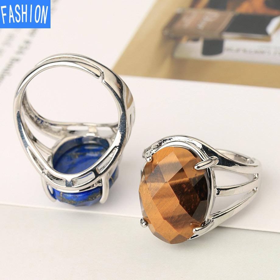 Кольцо с натуральным овальным граненым кристаллом в подарок