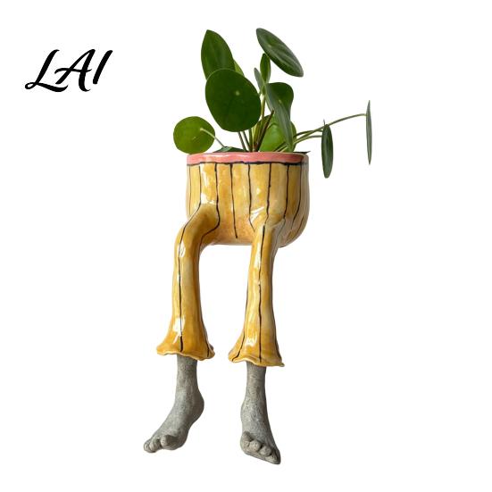 Artistic Gardening Gift Cute Leggy Planter Sitting Human Resin Planter with Legs Shelf Sitter Office Desk Plant Ornament Pot for Succulents