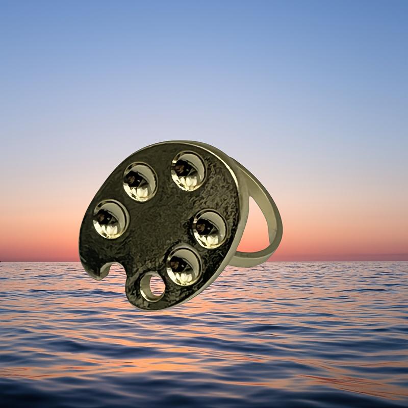 Golden Mini Fingertip Nail Art Palette Ring - Wearable Metal Mixing Tool with Adjustable Ring