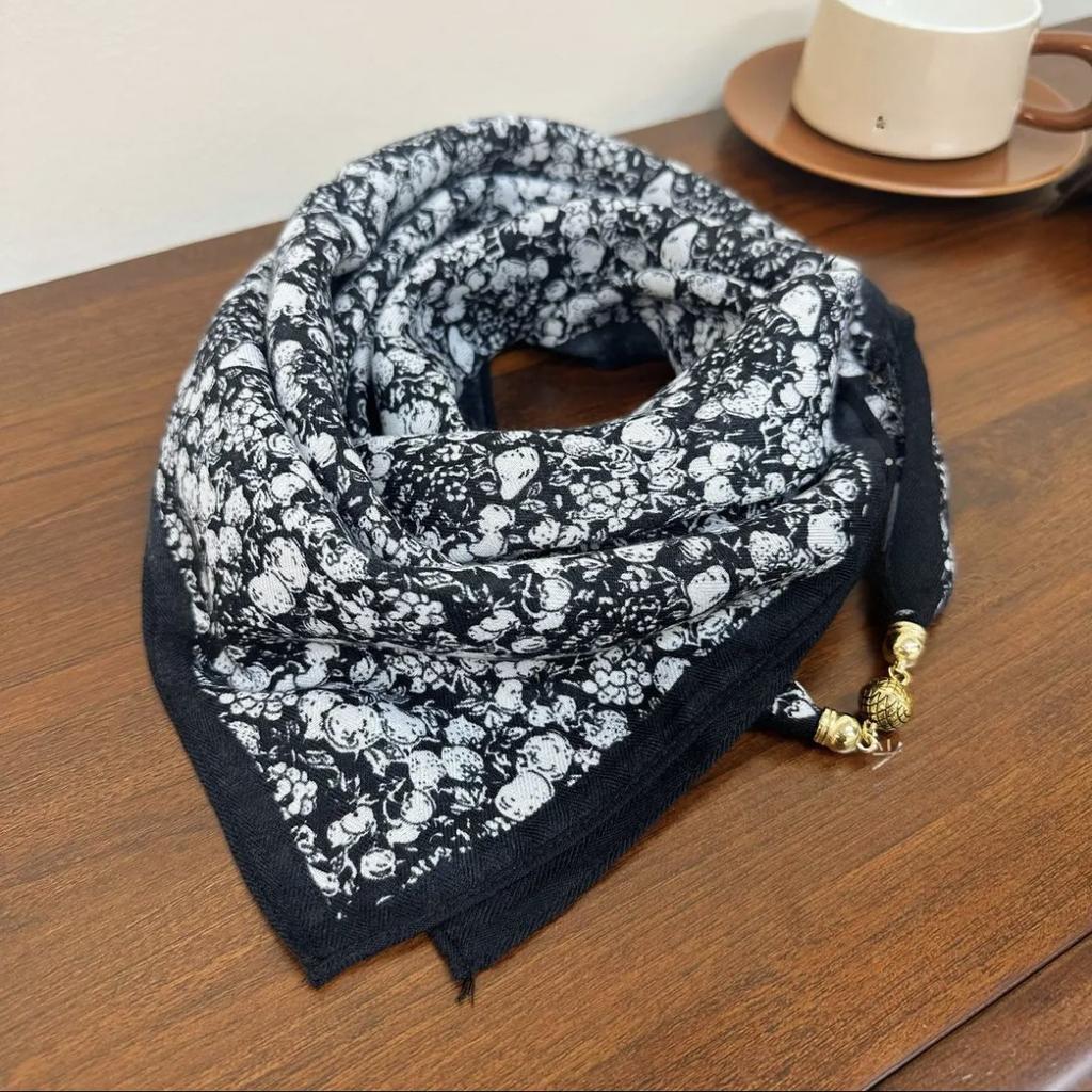 Print Magnetic Buckle Silk Scarf For Women Triangle Neck Scarf For Autumn And Winter Warmth And Cold Resistance Fashion Scarves