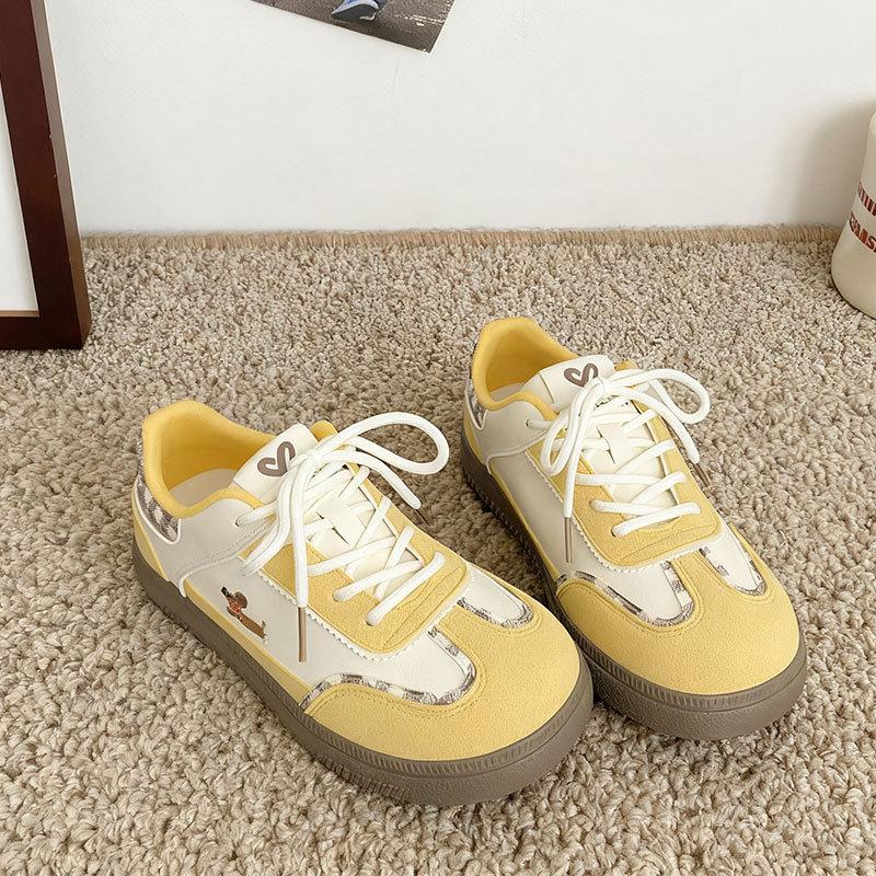 Платформенные белые женские туфли 2025 новая ретро студенческая милая обувь для скейтборда ins трендовая универсальная нишевая повседневная обувь женская