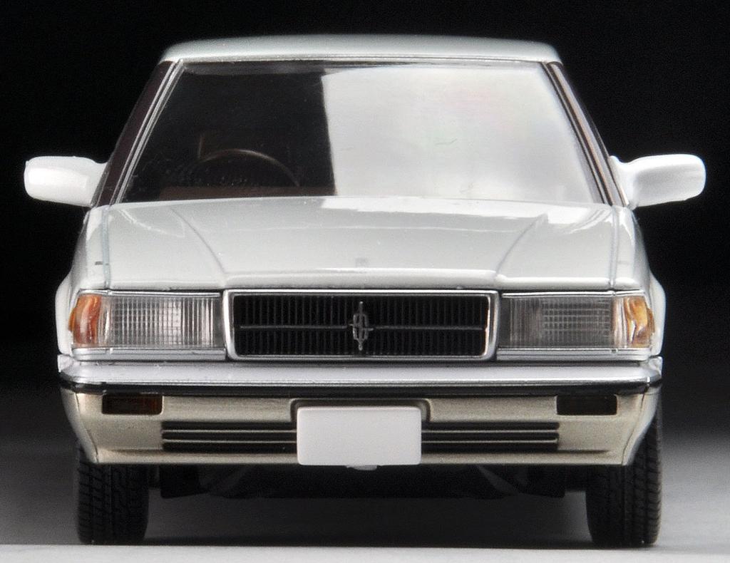 Масштабная модель Tomica Limited Vintage Neo Cedric V30 Turbo Brougham VIP 1/43 TLV-N43-24a (Белый/Бежевый)
