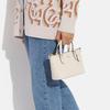 Coach Мини однотонная сумка-тоут из кожи с тиснением и золотым логотипом-буквой, сумка через плечо, женские сумки, кремовый CH198-IMCHK