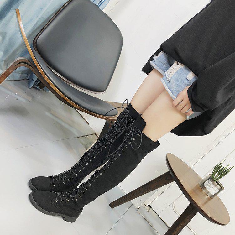 Сексуальные длинные сапоги. Женские сапоги. Высокие сапоги до бедра. Черные модные тонкие сапоги выше колена на шнуровке. Осень-зима. Римские женские сапоги на низком каблуке с перекрестной завязкой.