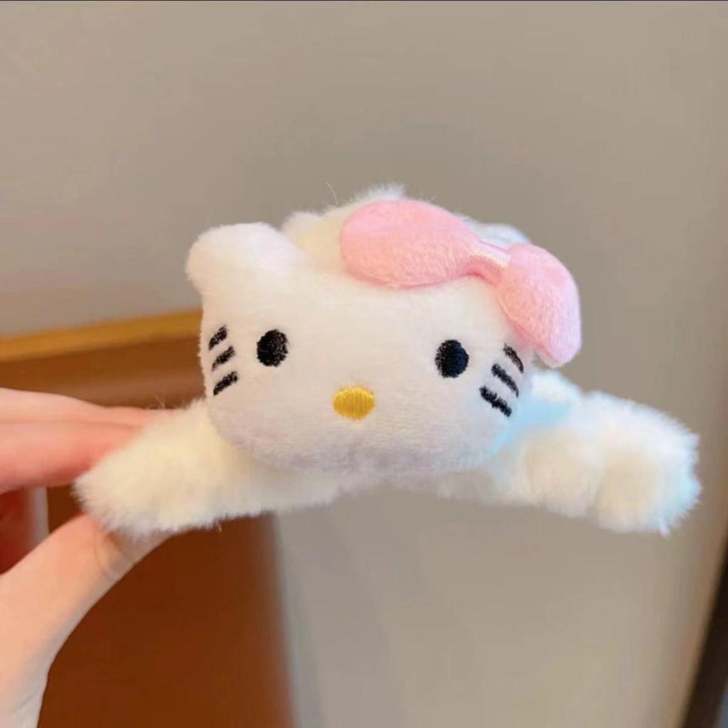 Women's Plush Hair Clip - Cute Winter Cartoon Shark & Bear Claw Design