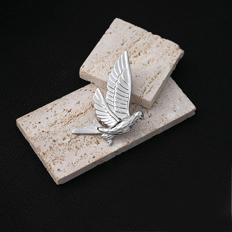Stainless Steel Peace Dove Animal Brooches for Women Men Creative Classic Waterproof Clothing Brooches Party Jewelry Accessories