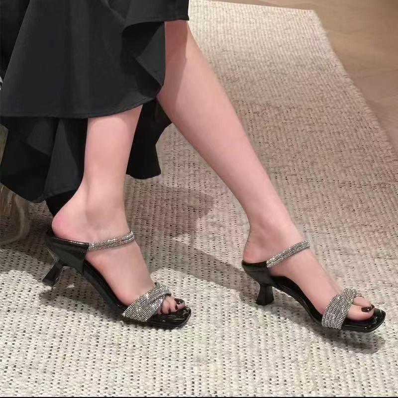 Слово из стразов с крутыми шлепанцами женская летняя одежда красивые высокие каблуки шпильки высокие каблуки крутые шлепанцы