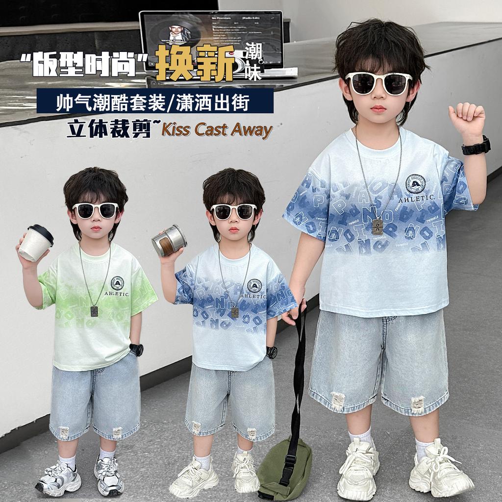 Boys' loose short sleeved summer outfit children's set 2026 new style baby Korean style handsome ripped jeans two-piece set