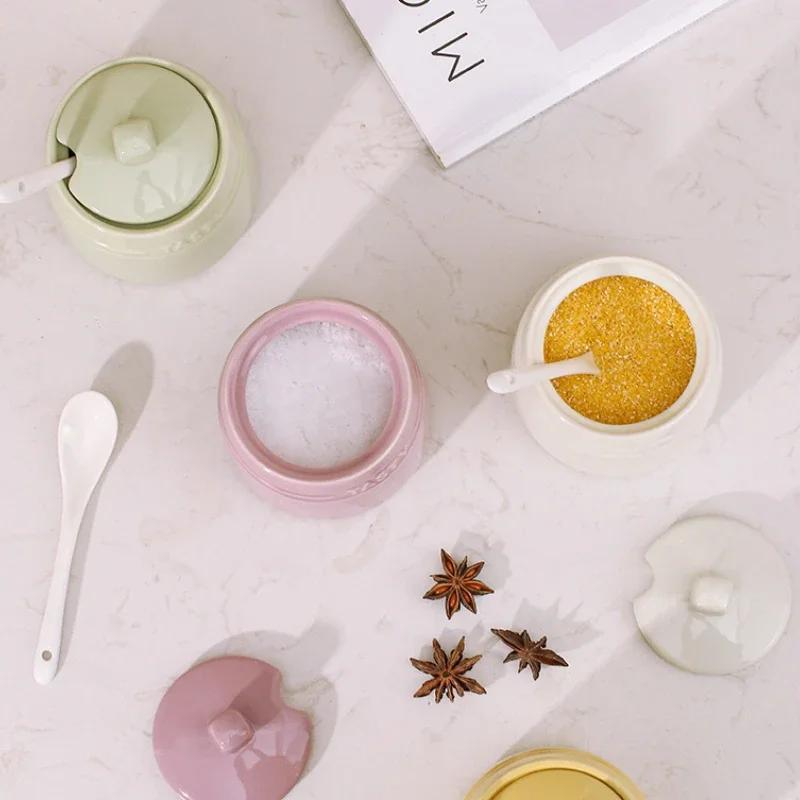 Керамическая банка для приправ, креативный горшок для хранения специй и перца, солонка с крышкой, ложка, сахарница, бытовые кухонные принадлежности, гаджеты