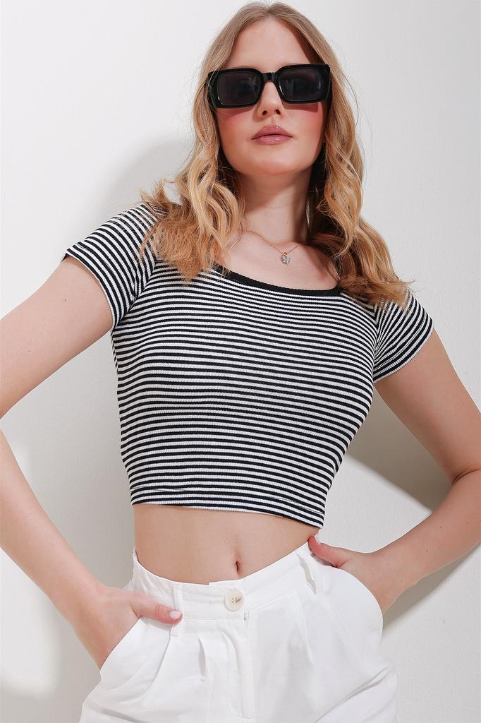 Женская блузка, модная бежевая укороченная блузка в полоску с квадратным воротником, новый сезон