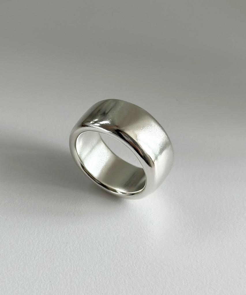 Ound Flat Bold Ring