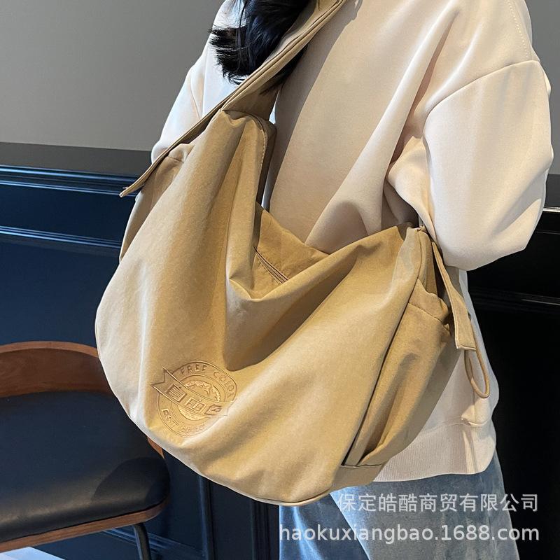 Повседневная холщовая сумка большой вместимости женская 2025 новая модная универсальная сумка через плечо для поездок на работу сумка-мессенджер свободная сумка-тоут