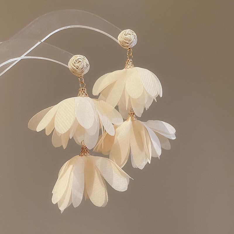 Silver Needle Super Fairy Elegant Bow Flower Stud Earrings French Light Luxury Earrings Literary Style Sweet Versatile Earrings