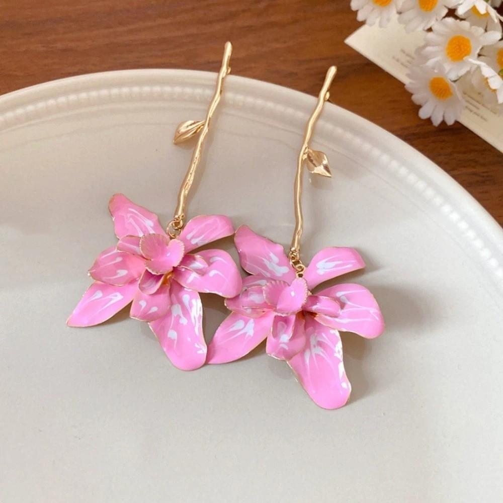 Zinc Zinc Alloy Floral Pendant Earrings with Leaf Stalk Stud Earrings Enamel Flower Drop Earrings Vacation