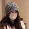 Корейская Стильная Ажурная Вязаная Шерстяная Шапка для Женщин Шерстяная Смесовая Универсальная Подчеркивающая Лицо Маленькая Холодная Шапка Трендовая для Мужчин