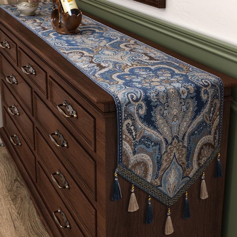 Luxury Chic Table Runner Dining Floral Embroidery Waterproof Oil-Resistant Chenille Fabric American Vintage Style