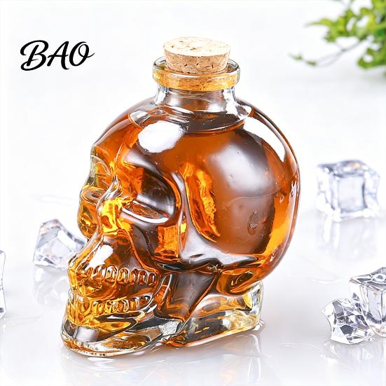 Bourbon Storage Bottle Skull Whiskey Decanter, 3D Glass Liquor with Stopper, Novelty Wine Dispenser for Home Bar, Unique Gothic Gift Men Smooth Pour