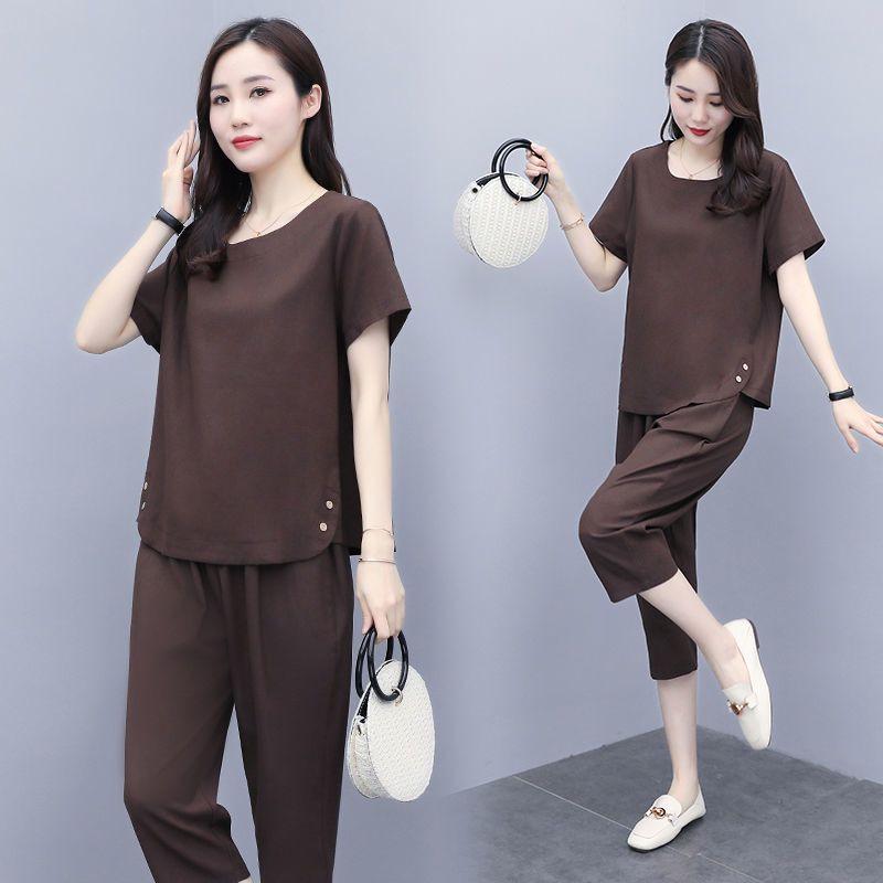 Модный женский летний костюм-двойка больших размеров: Футболка с коротким рукавом и укороченные брюки