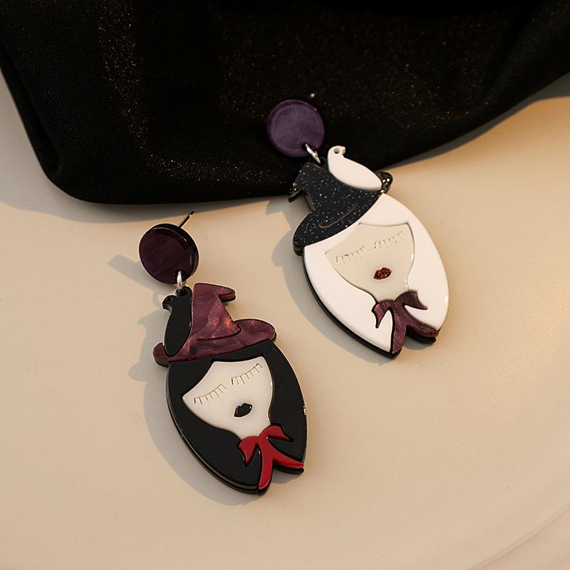 Асимметричные акриловые серьги в стиле ведьмы «Серебряная игла» черно-белые