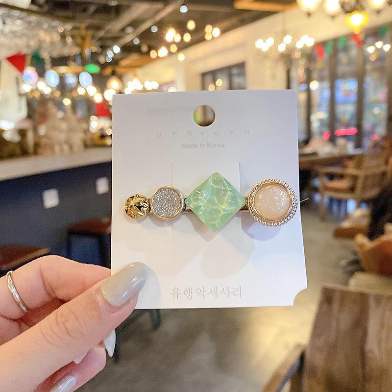 Корейская шпилька для волос со стразами и жемчугом для женщин: Элегантная боковая заколка для челки