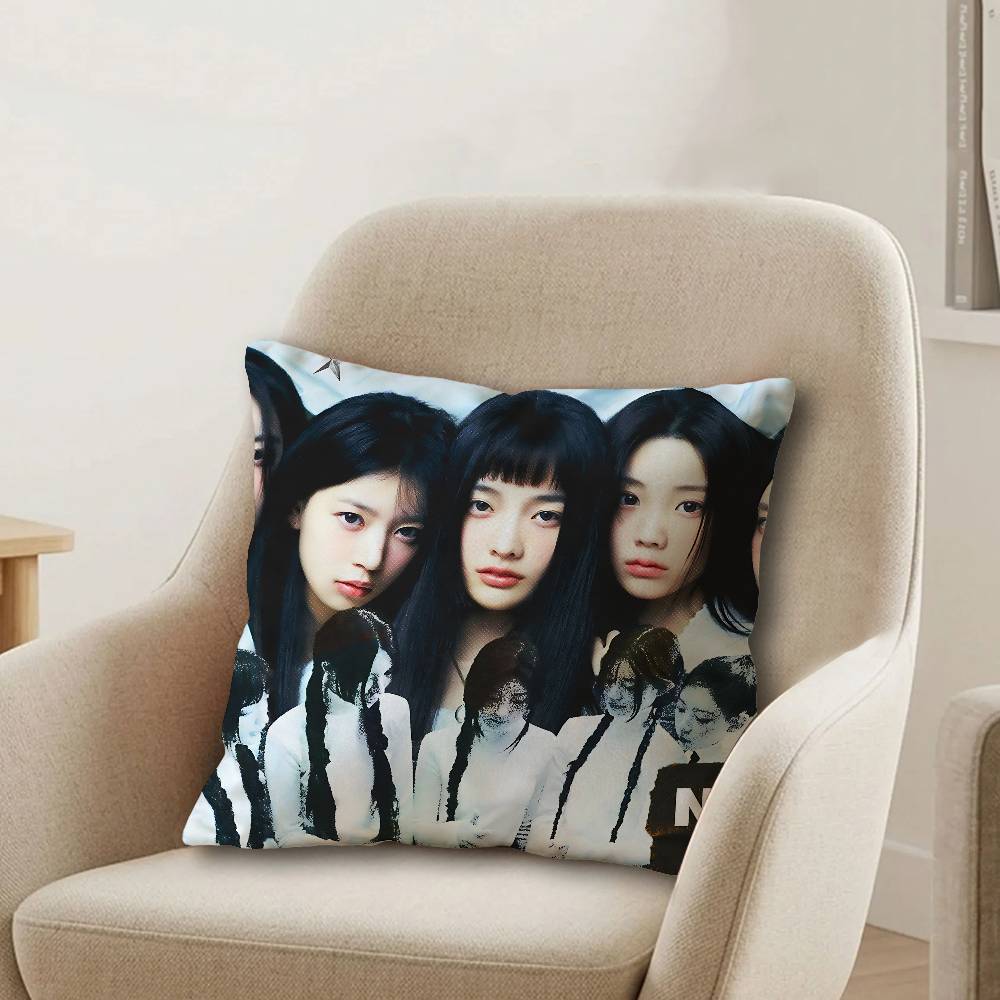 Kpop IILLIT Pillow Covers Cartoon Sofa Decorative Home Doublesided Printing Short Plush Cute Cushion Cover