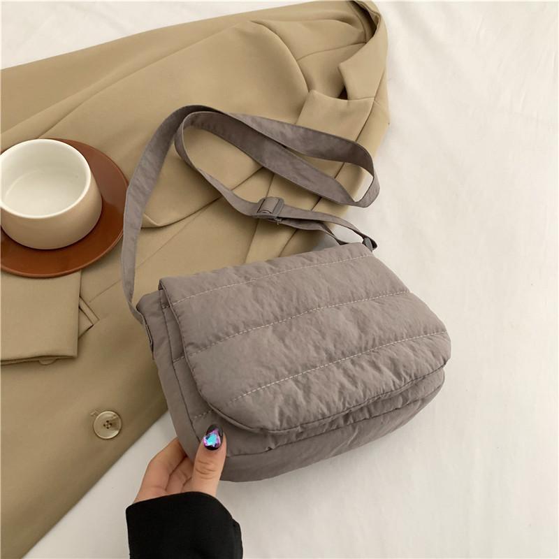 Вышитая нить Ранняя весна Однотонный Маленький Свежий Нежный Ленивый Ветер Простая Уменьшающая Возраст Сумка Через Плечо Маленькая Квадратная Сумка Для Девочек