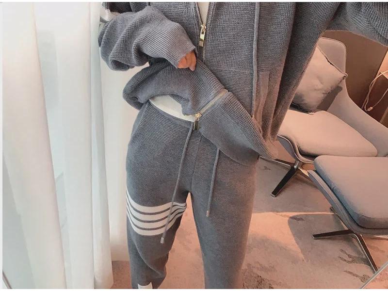 Женский повседневный спортивный костюм весна/осень: Модный комплект из двух частей: свитер-пиджак большого размера с четырьмя полосками