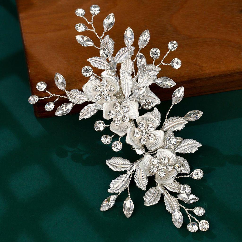 Сделанный вручную свадебный гребень для волос с цветком из жемчуга и страз и листьями