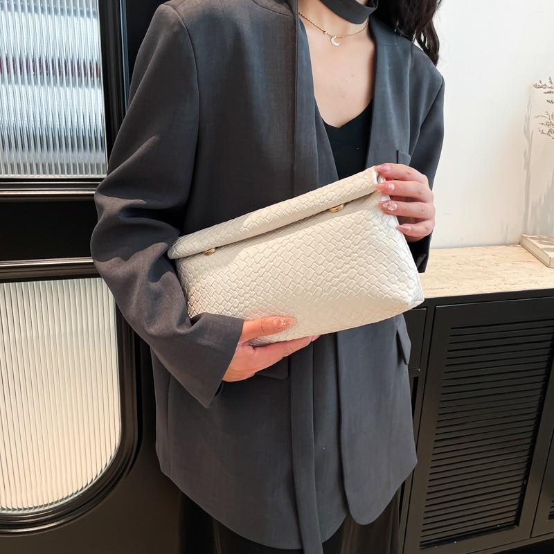 Повседневная и универсальная женская сумка через плечо, новая корейская сумка на плечо весна-лето, модный тренд, сумка-подушка для commuters для женщин
