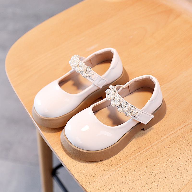 Детские кожаные туфли принцессы на весну и осень 2024 года с мягкой подошвой, идеально подходят для черных танцев.