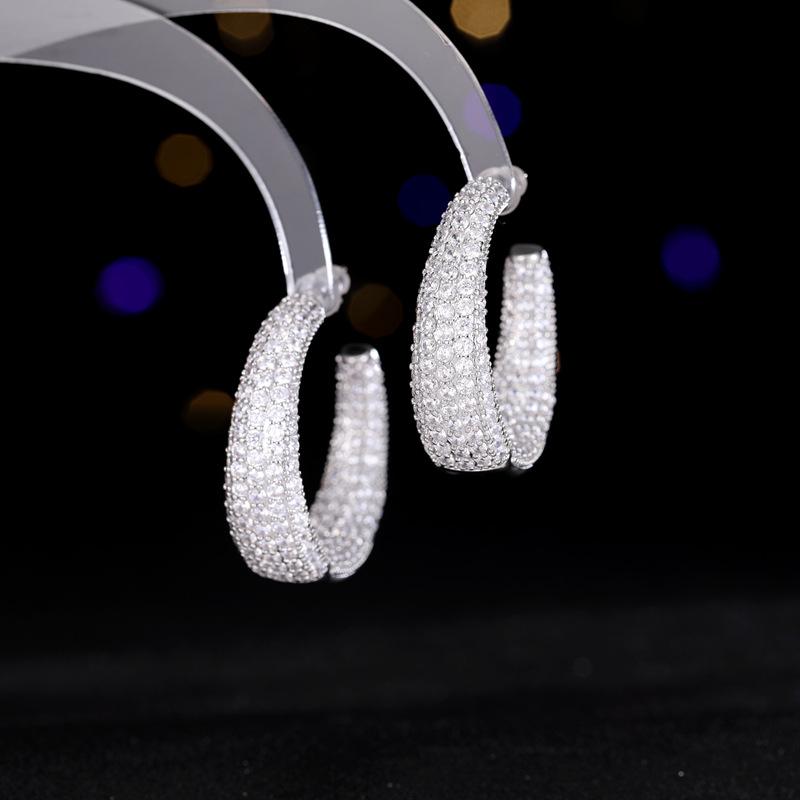 Тяжелая промышленность преувеличенные атмосферные серьги обувь легкая роскошь премиум-класса чувство внутри и снаружи полный цирконий круг круг C круг серьги
