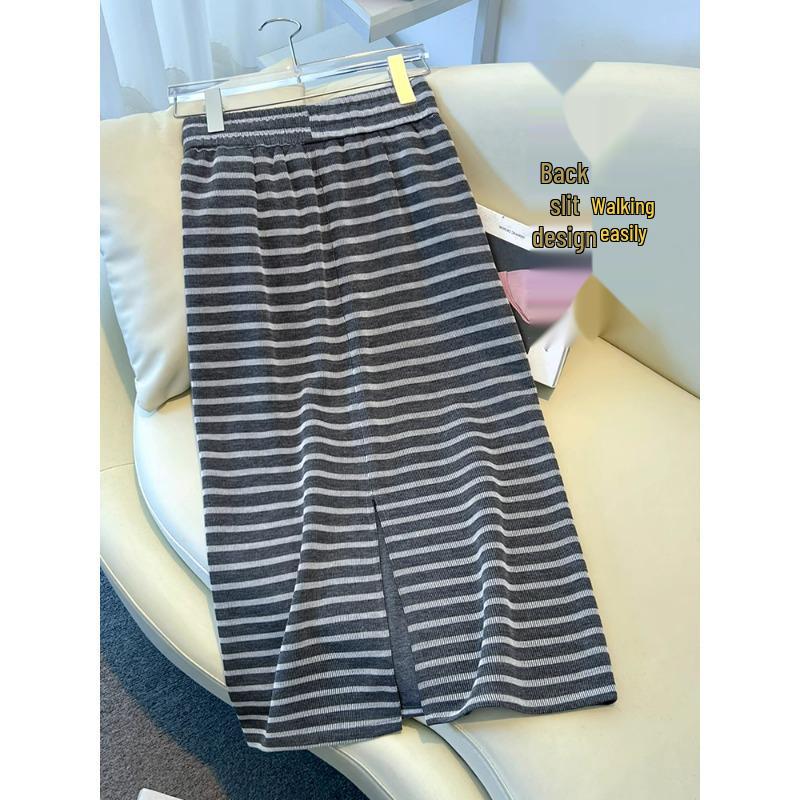 Женская полосатая трикотажная миди-юбка А-силуэта с разрезом - Весна/Осень 2025 Корейский стиль