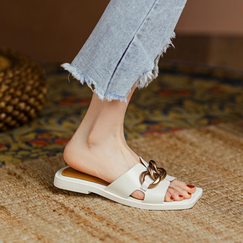 Новые летние сандалии Современные тапочки Женская обувь на плоской подошве с каблуком Модная обувь Женские однотонные женские тапочки Дизайнерские шлепанцы