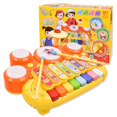 Kongsoon поет и играет на барабане, ксилофон, корейские детские игрушки